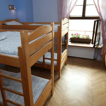 Intro Hostel *