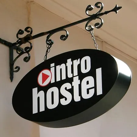 Intro Hostel *
